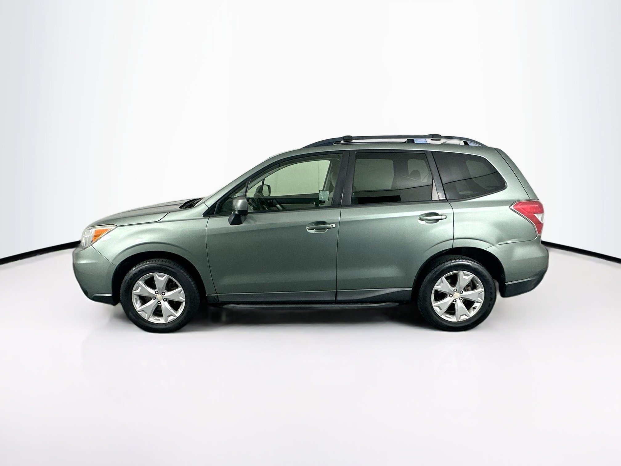 Used 2016 Subaru Forester 2.5i Premium AWD/4WD image 4