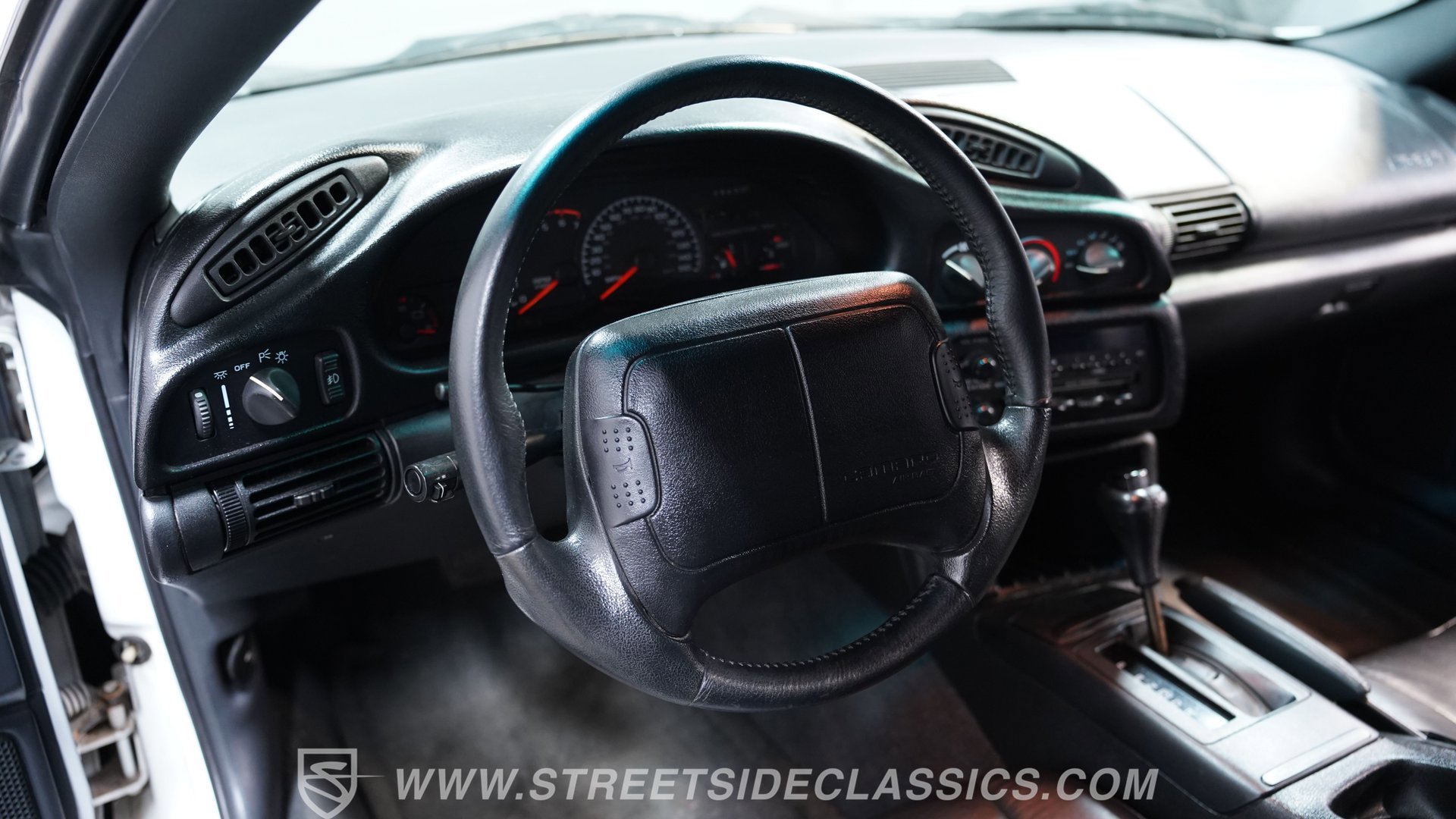 Used 1995 Chevrolet Camaro Z28 RWD image 31