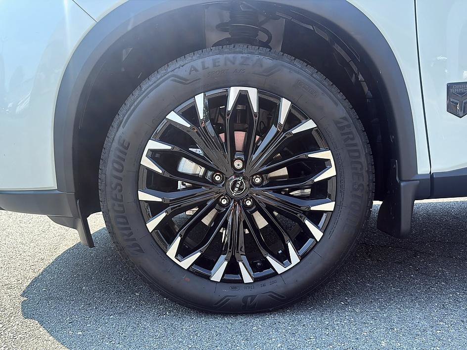 Certified 2026 Nissan Rogue Dark Armor AWD/4WD image 9