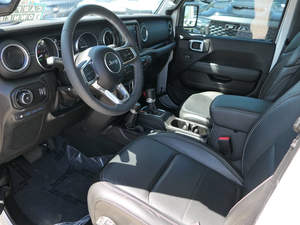 Used 2023 Jeep Wrangler Unlimited Sahara AWD/4WD image 10
