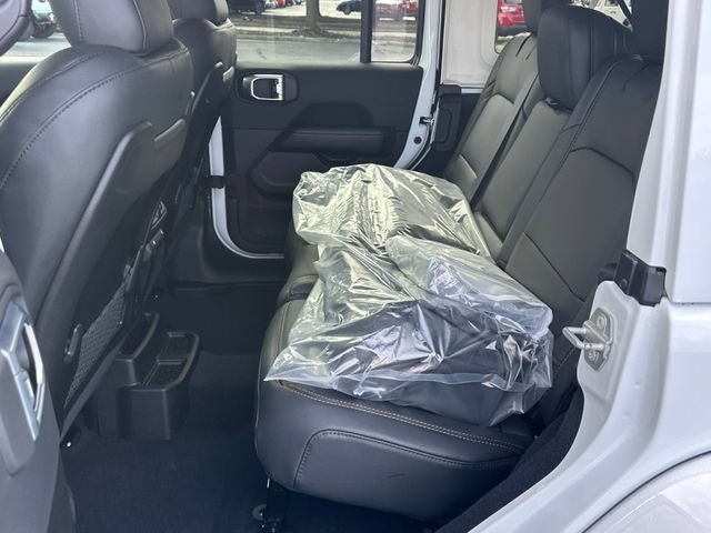 New 2027 Jeep Wrangler Unlimited Sahara AWD/4WD image 16