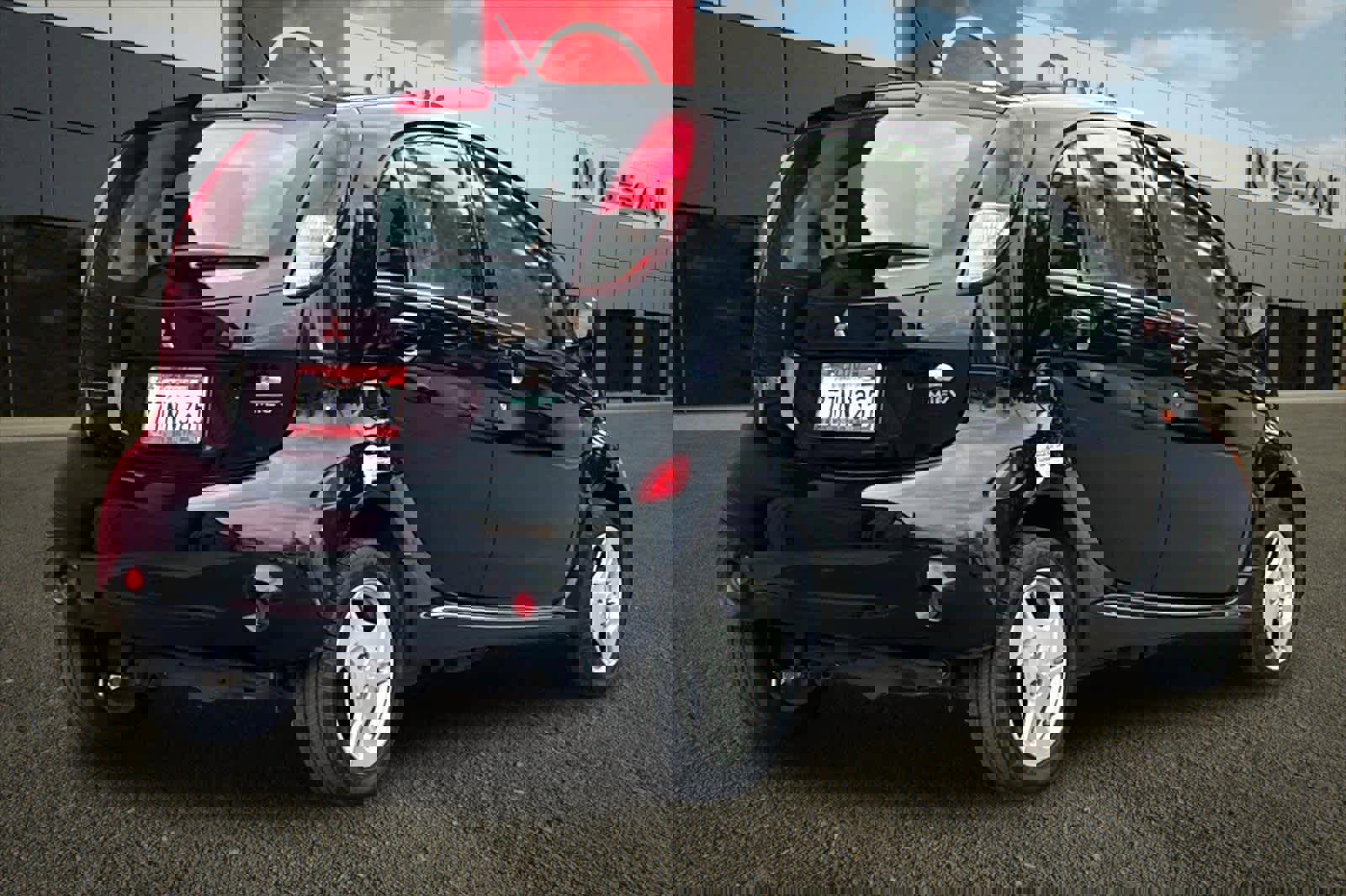 Used 2016 Mitsubishi i ES image 3