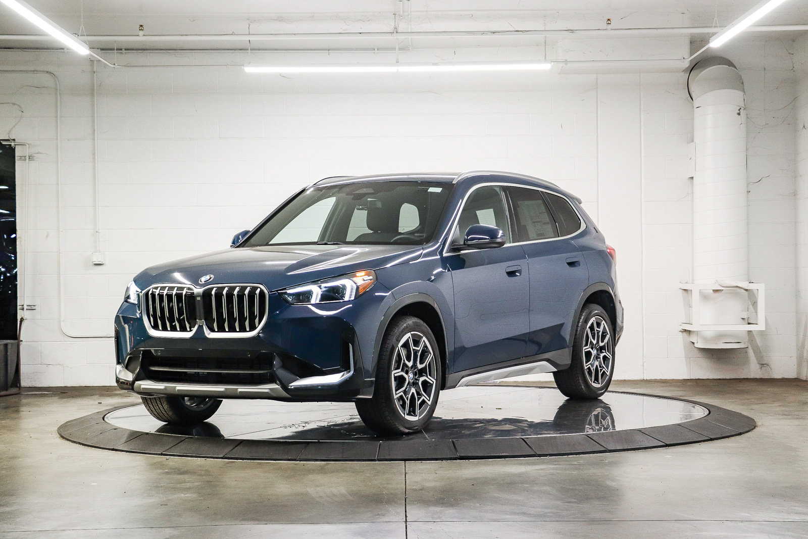 New 2026 BMW X1 xDrive28i w/ Convenience Package AWD/4WD image 3