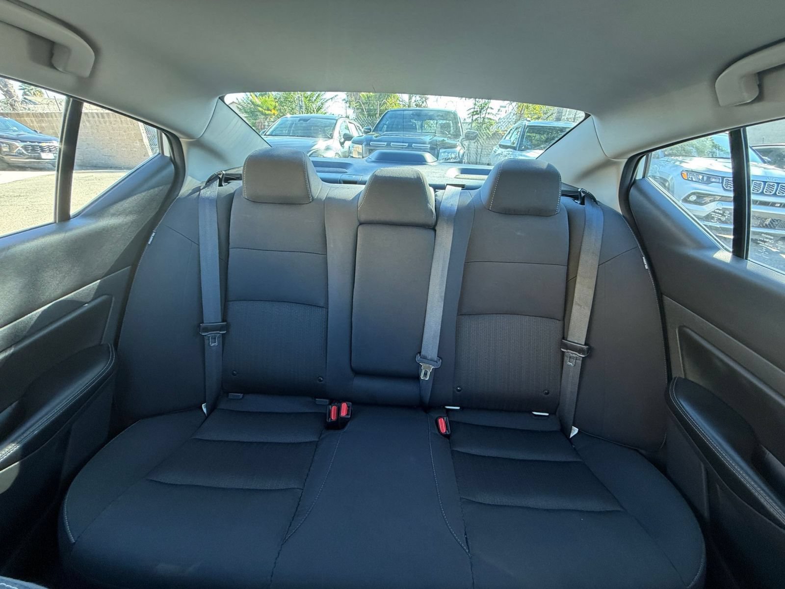 Used 2025 Nissan Altima 2.5 SV FWD image 37