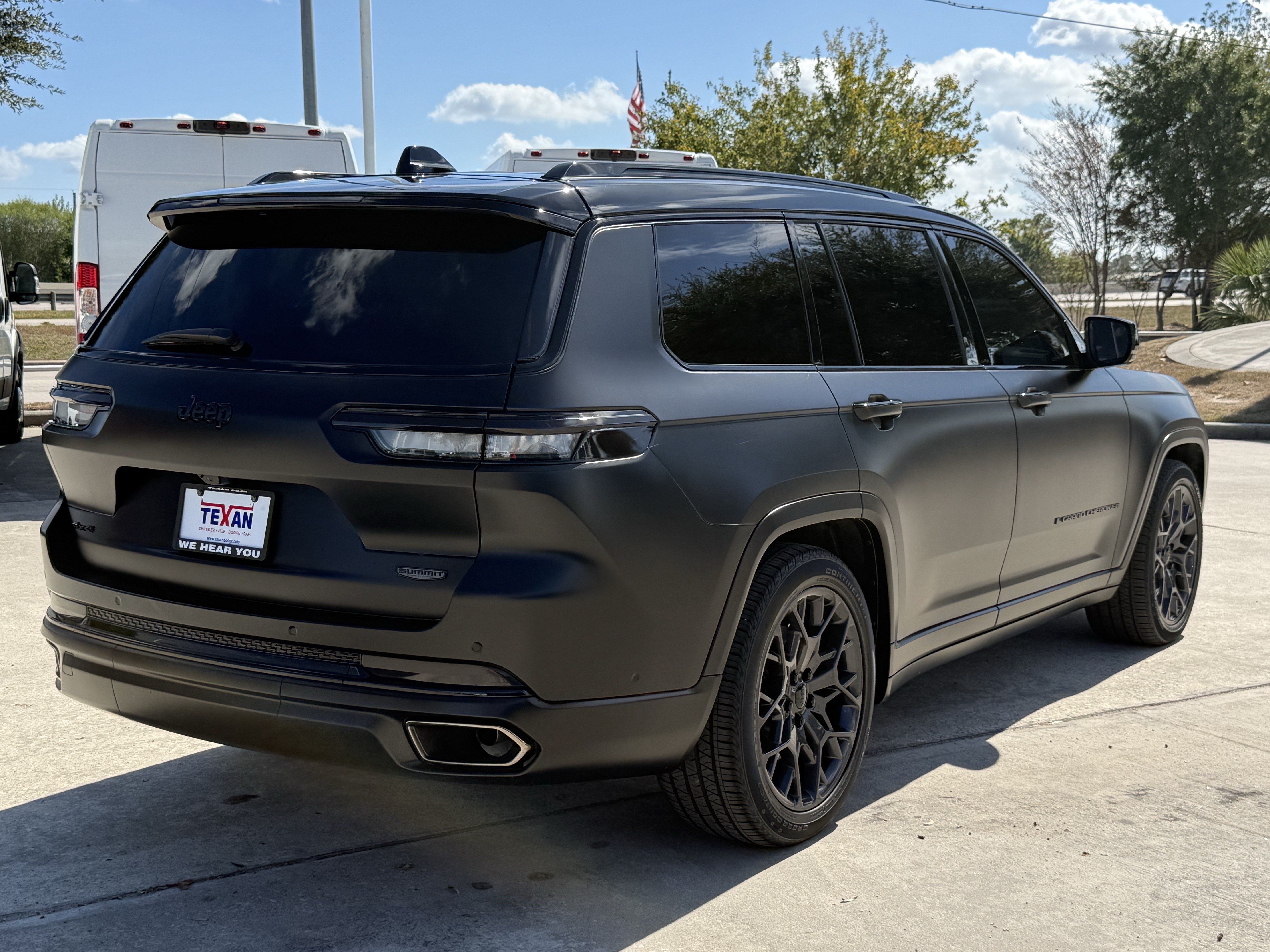 Used 2025 Jeep Grand Cherokee L Summit AWD/4WD image 5