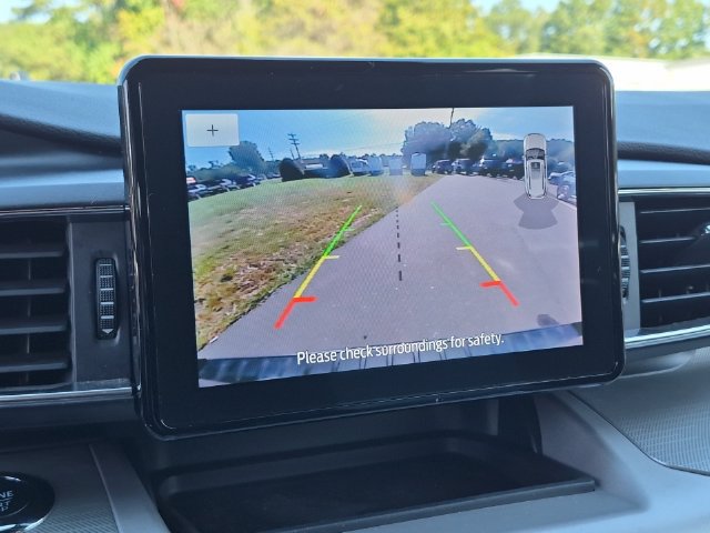 Used 2024 Ford Explorer XLT w/ Equipment Group 202A AWD/4WD image 26