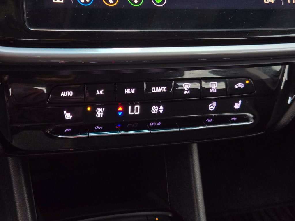 Used 2022 Chevrolet Bolt LT FWD image 20