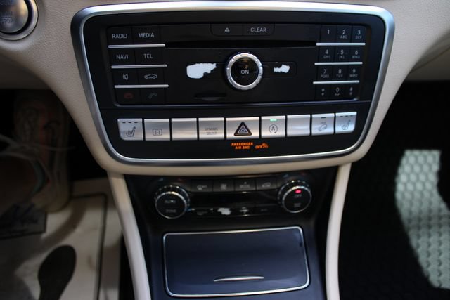 Used 2020 Mercedes-Benz GLA 250 4MATIC w/ Premium Package image 15