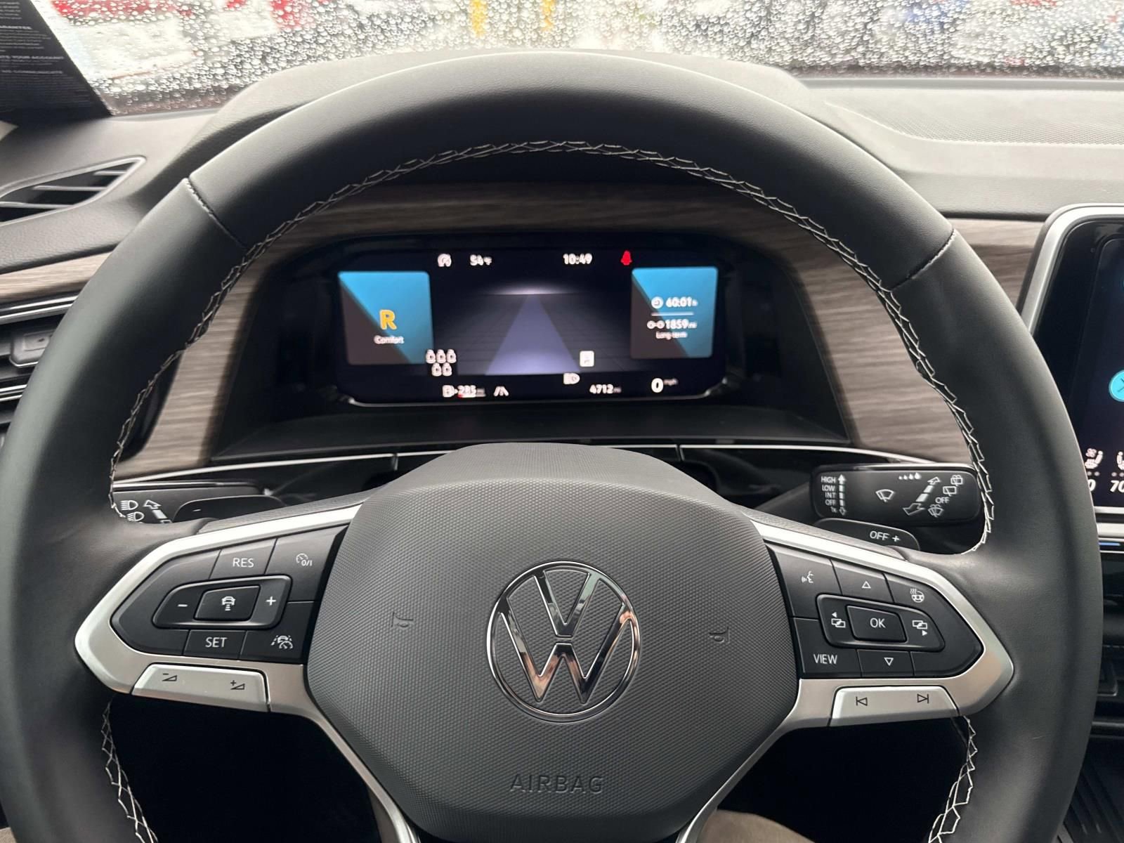 Certified 2025 Volkswagen Atlas SEL image 31