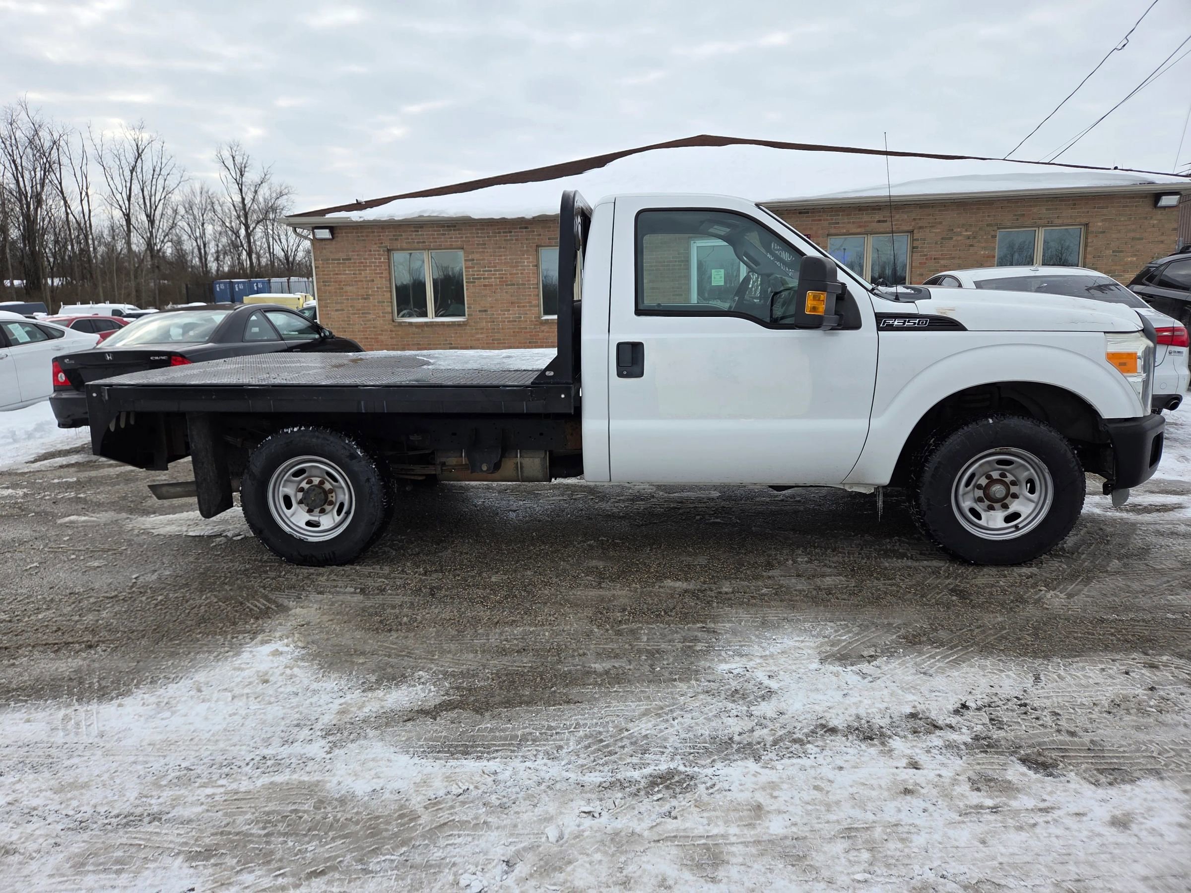 Used 2011 Ford F350 XL w/ Camper Pkg image 4