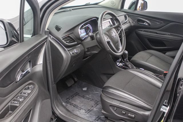 Used 2022 Buick Encore Preferred w/ Safety Package II FWD image 18