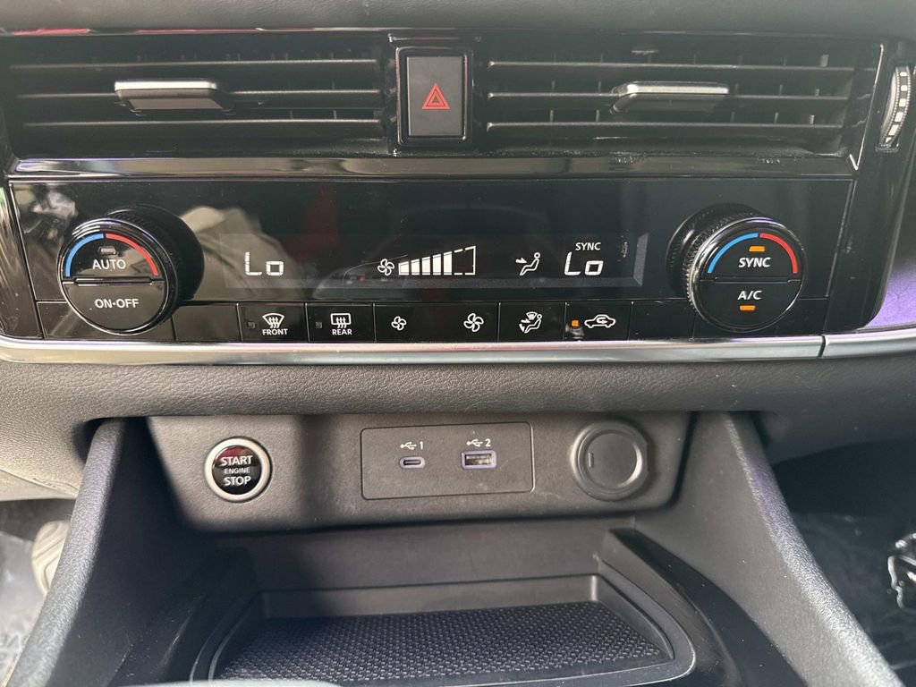 Used 2021 Nissan Rogue SV FWD image 31