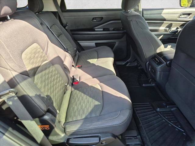 Used 2023 Nissan Pathfinder SV FWD image 21