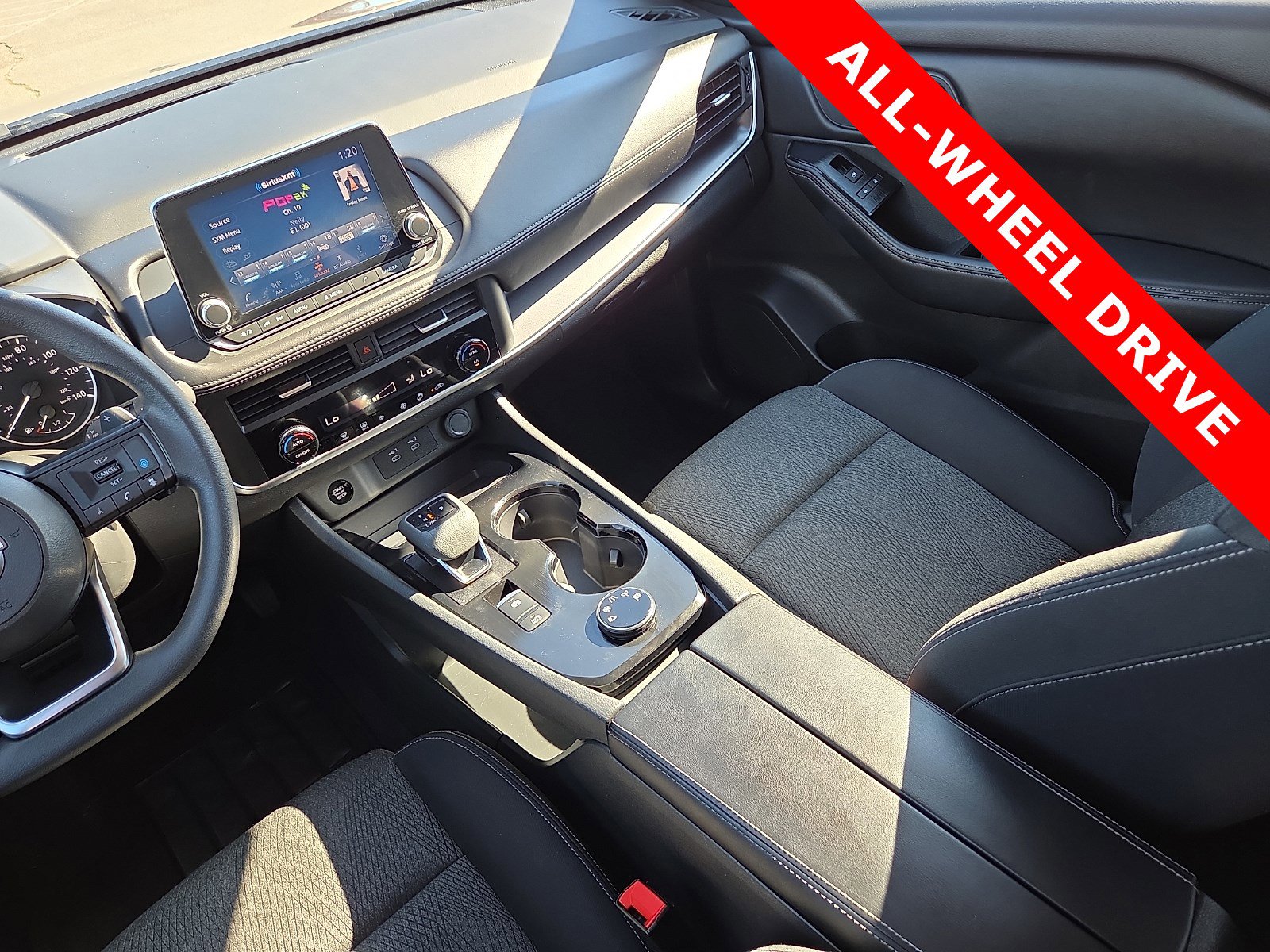 Used 2024 Nissan Rogue SV image 11