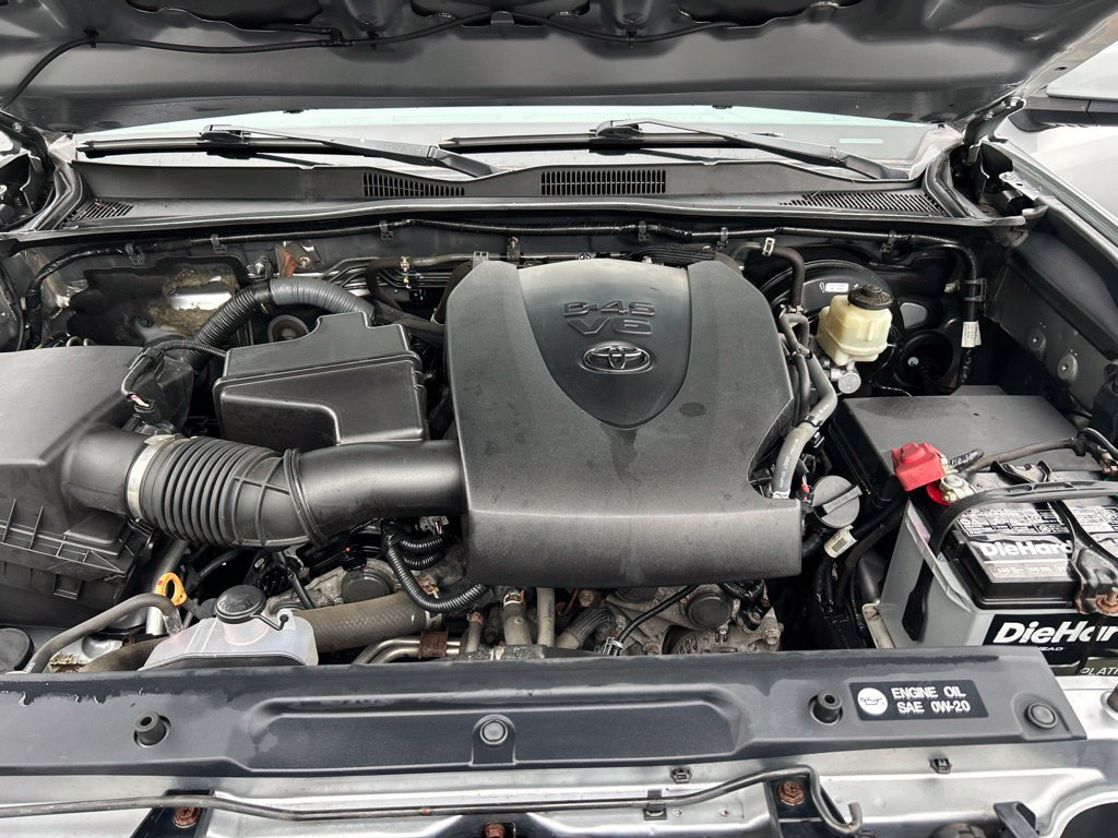 Used 2017 Toyota Tacoma SR5 AWD/4WD image 25