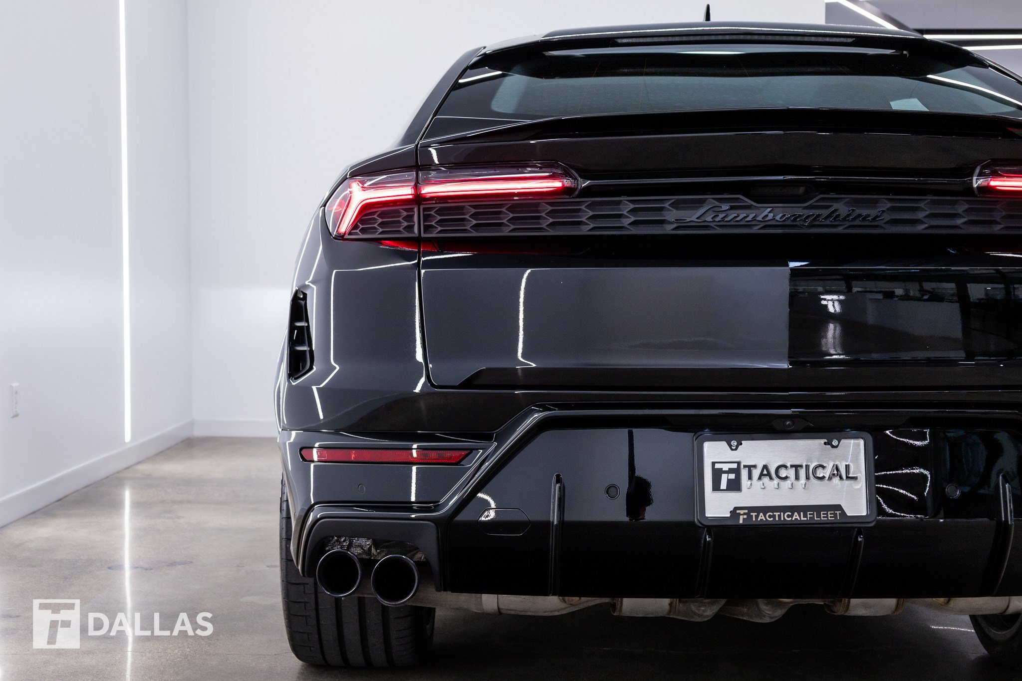 Used 2026 Lamborghini Urus SE AWD/4WD image 12
