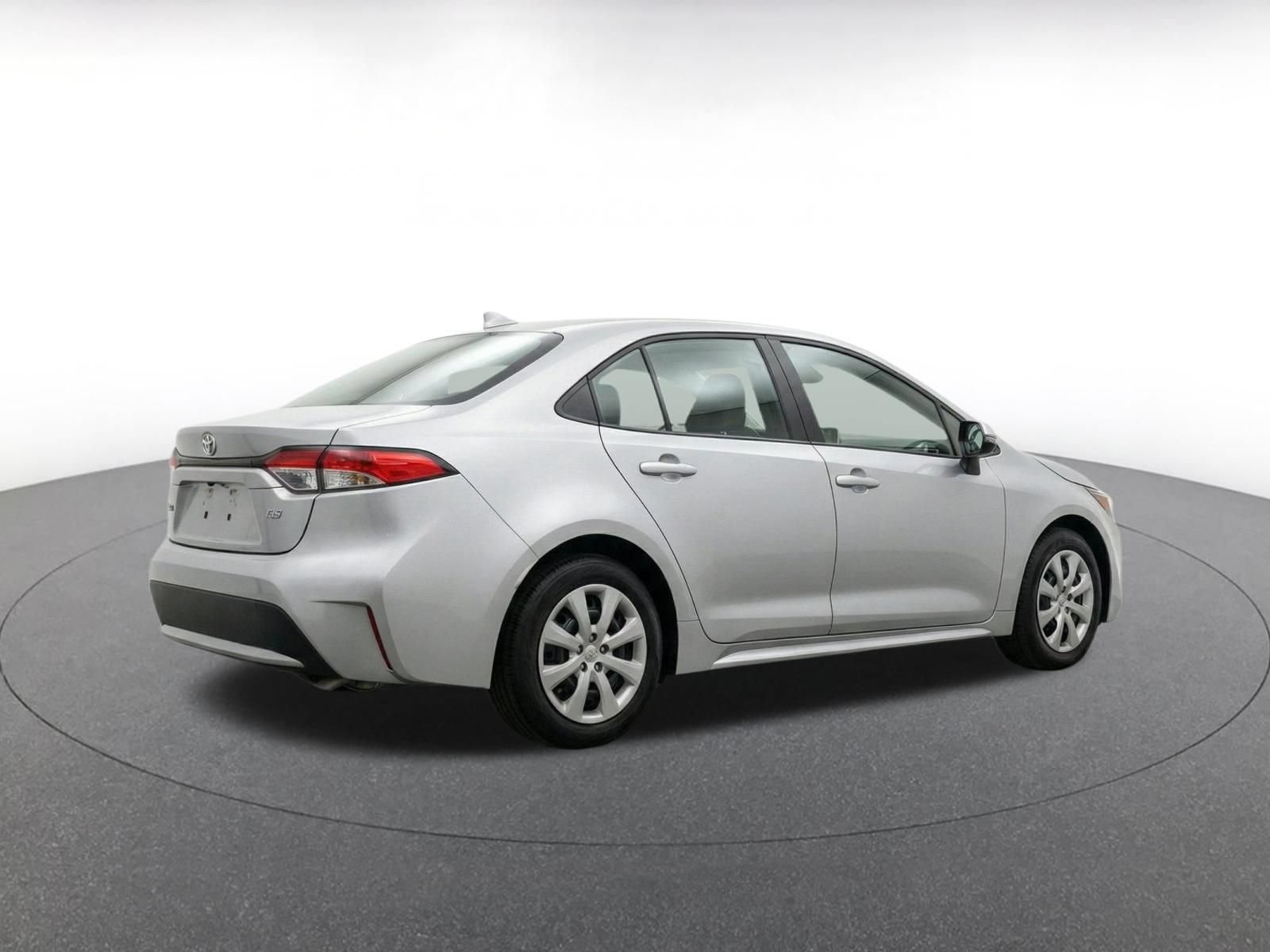 Used 2025 Toyota Corolla LE FWD image 8