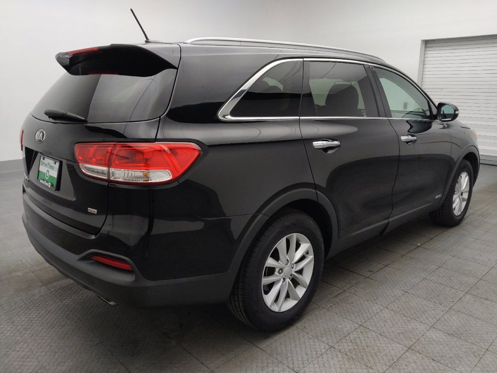 Used 2017 Kia Sorento LX image 9