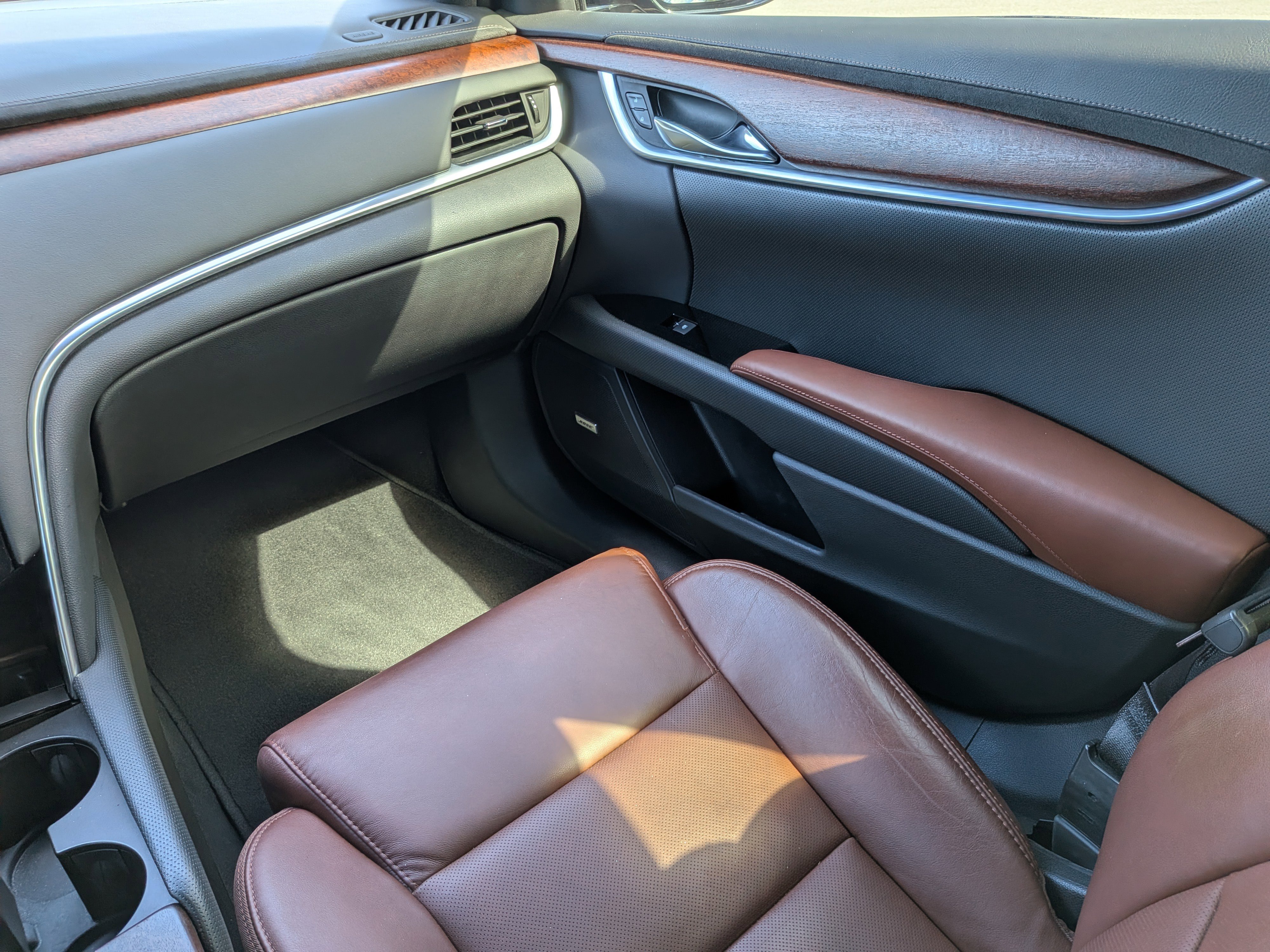 Certified 2017 Cadillac XTS Luxury w/ Driver Awareness Package FWD image 15
