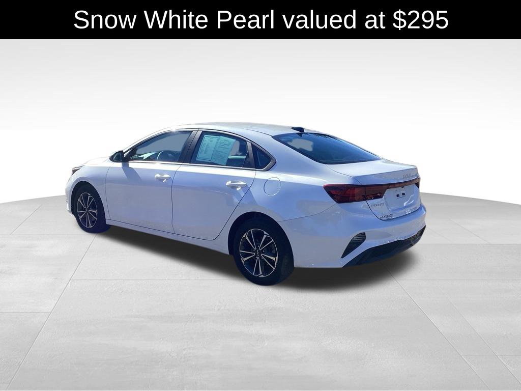 Used 2023 Kia Forte LXS w/ LXS Technology Package FWD image 5