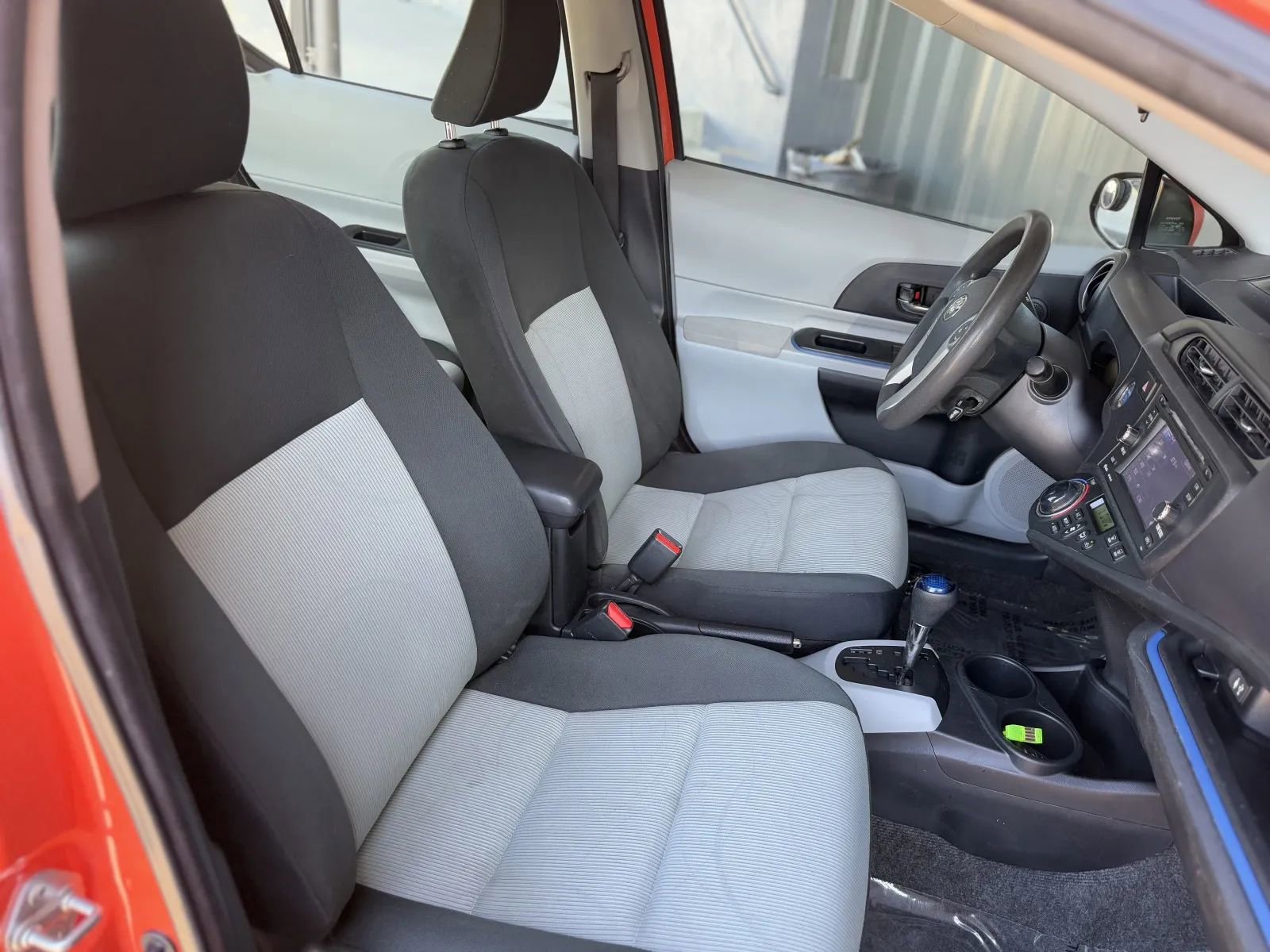 Used 2013 Toyota Prius C Three image 17