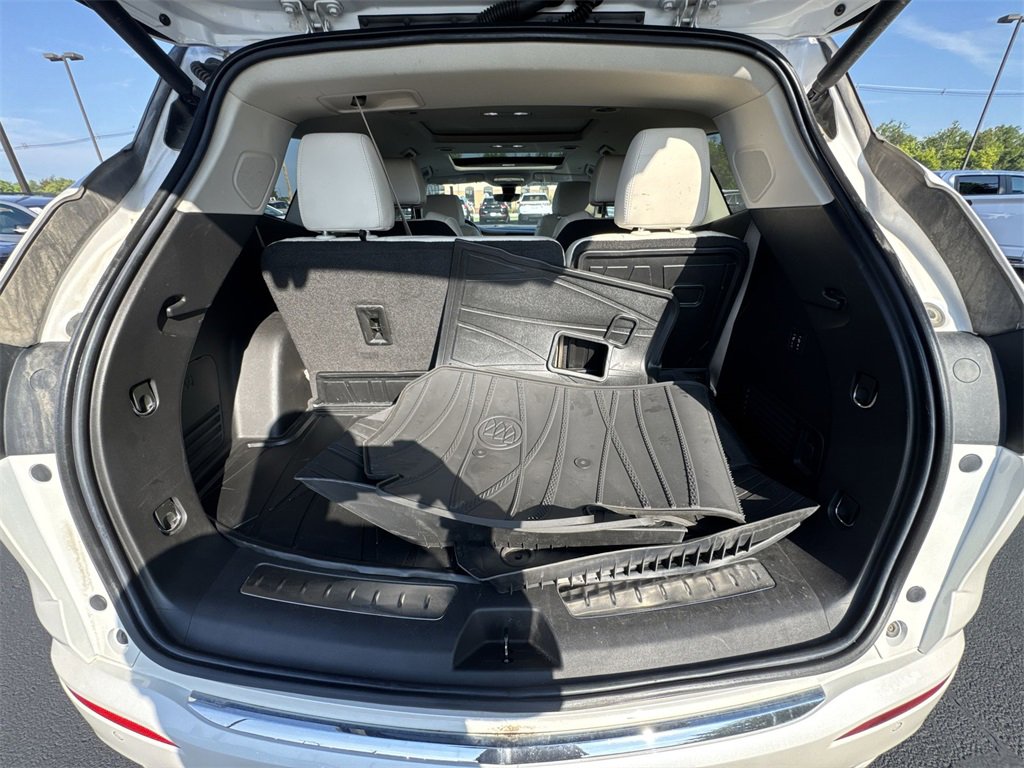 Used 2022 Buick Enclave Avenir image 25