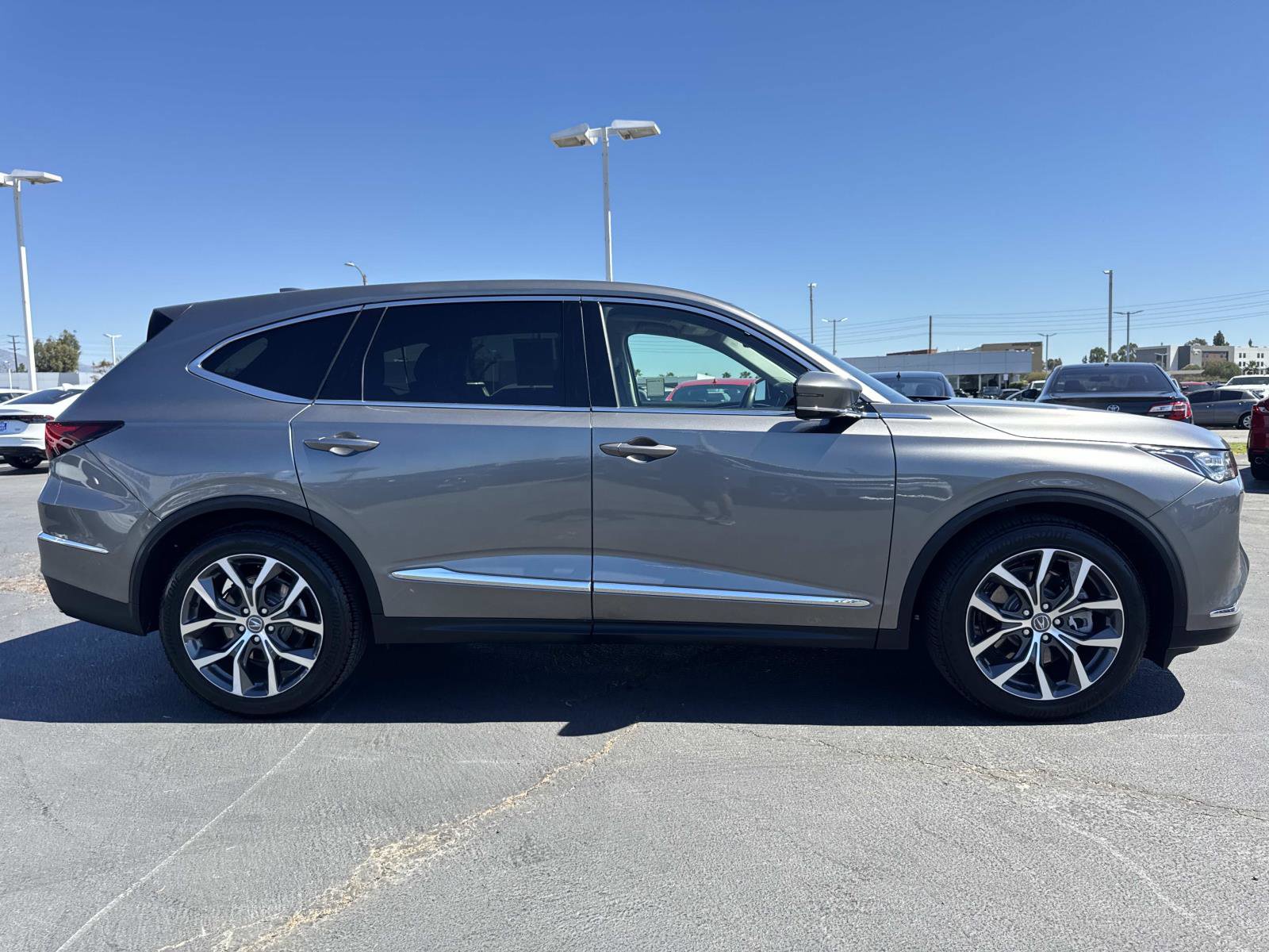 Used 2024 Acura MDX FWD w/ Technology Package image 6
