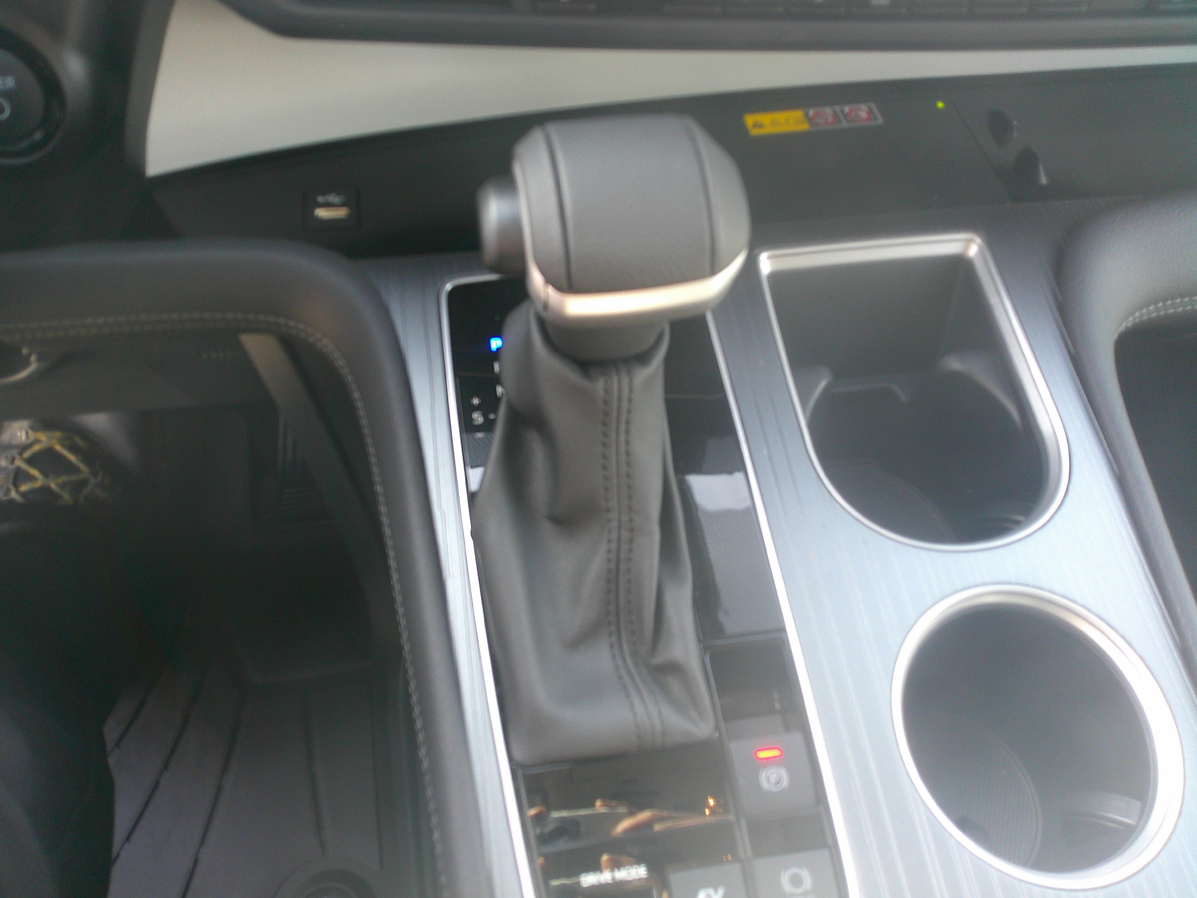 Used 2025 Toyota Sienna XLE image 41