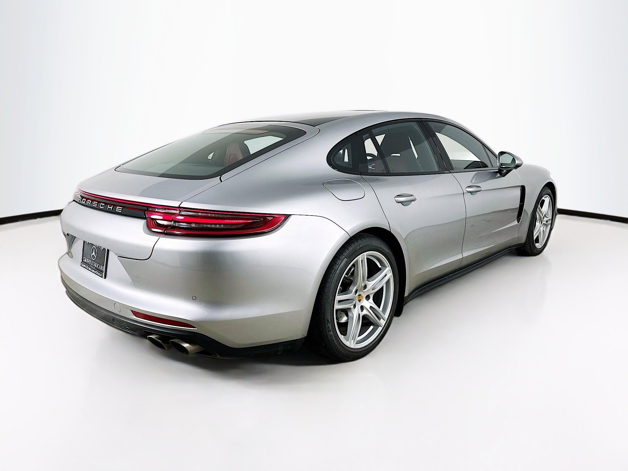 Used 2018 Porsche Panamera 4S image 5