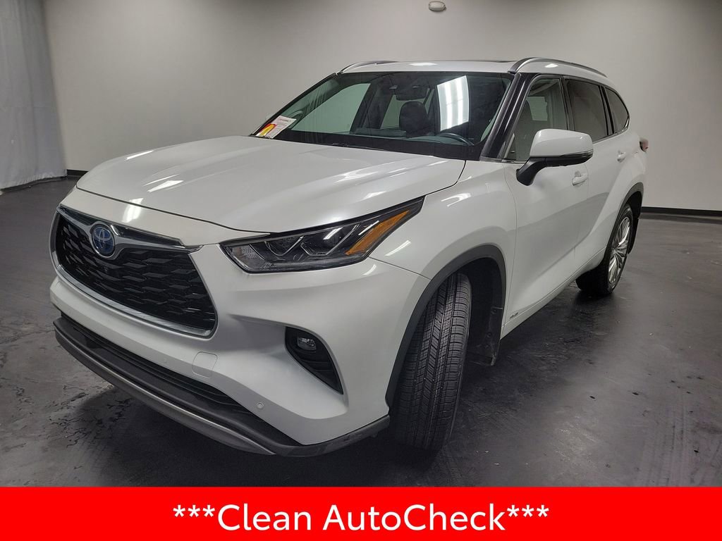Used 2022 Toyota Highlander Platinum image 4