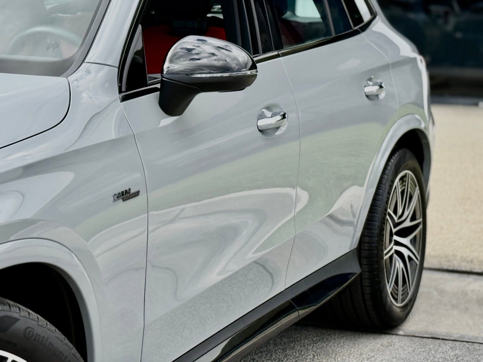 Used 2025 Mercedes-Benz GLC 43 AMG 4MATIC image 5