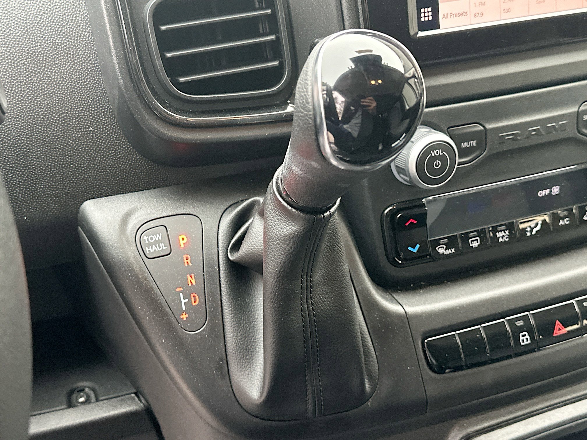 Used 2024 RAM ProMaster 2500 w/ Safety Group image 21