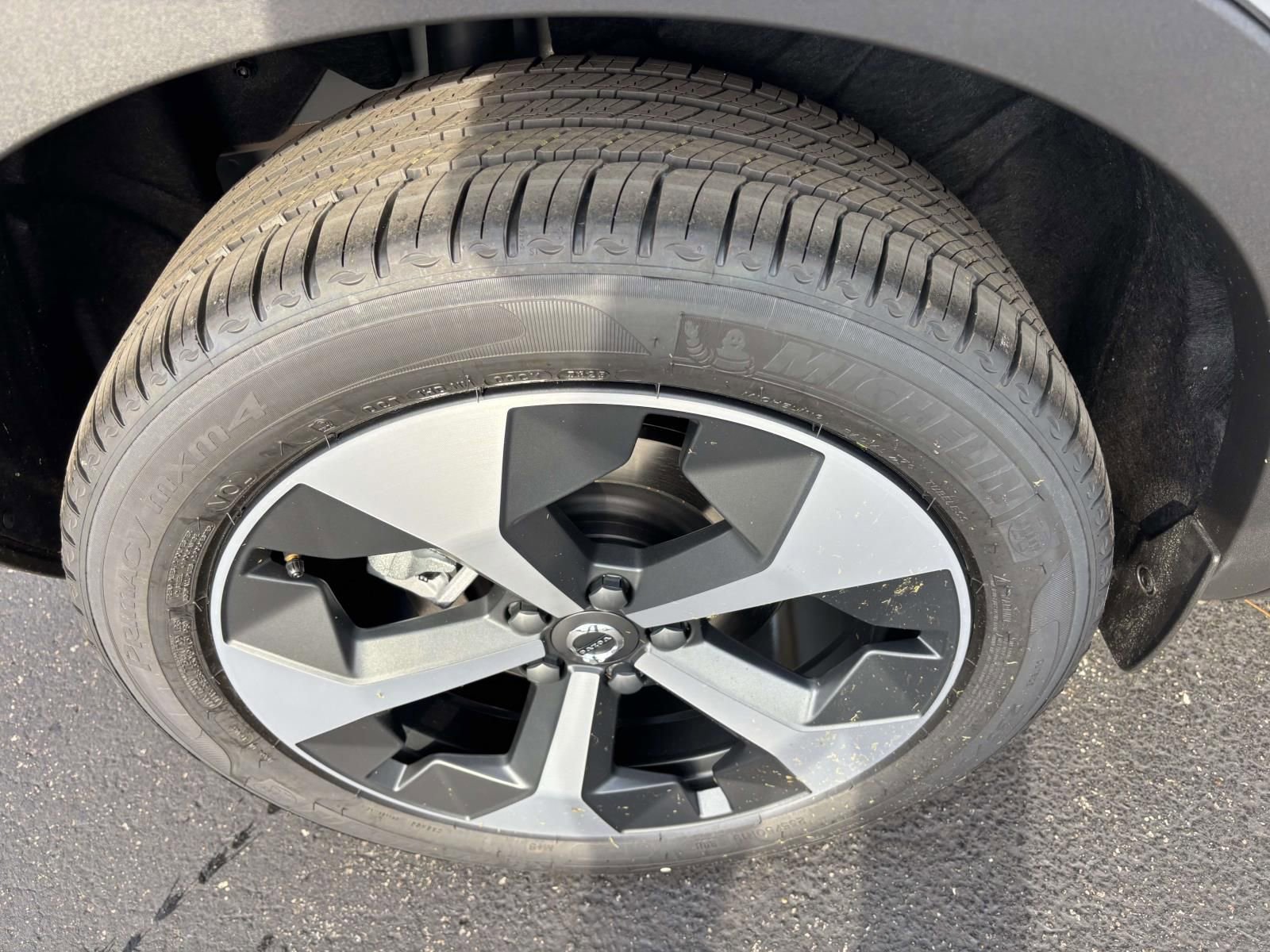 New 2026 Volvo XC40 B5 Plus w/ Protection Package Premier AWD/4WD image 10