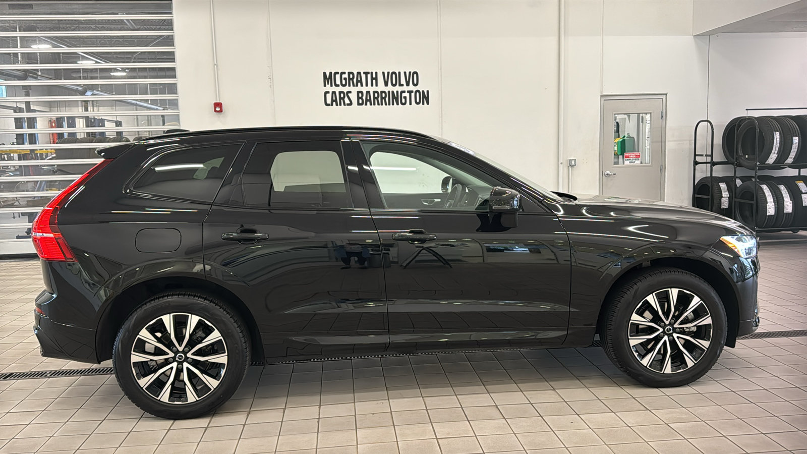 Used 2024 Volvo XC60 B5 Core w/ Climate Package AWD/4WD image 4