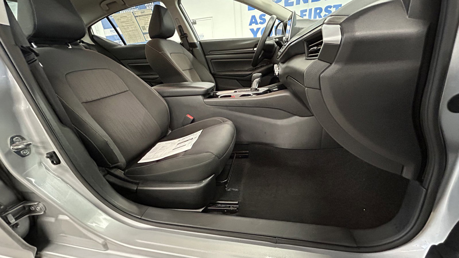 Used 2024 Nissan Altima 2.5 SV image 19