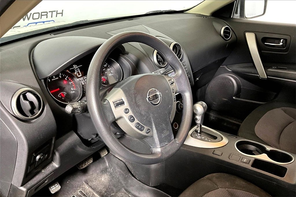 Used 2013 Nissan Rogue SV w/ Premium Pkg image 10