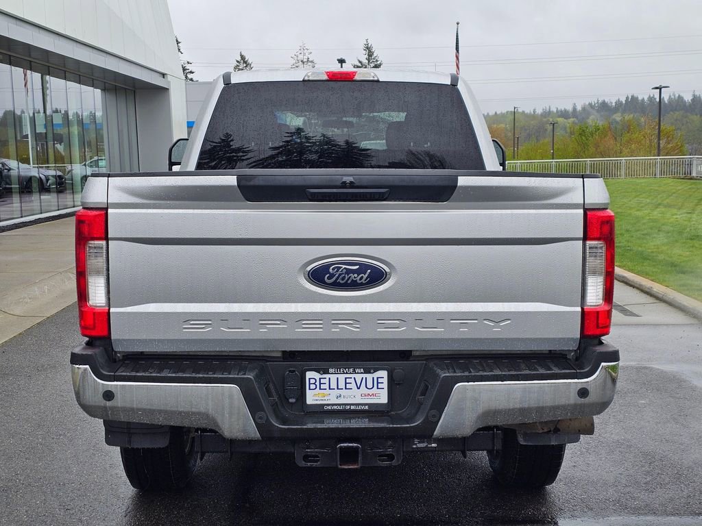 Used 2019 Ford F250 XLT w/ XLT Value Package AWD/4WD image 4