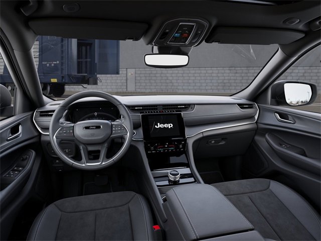 New 2025 Jeep Grand Cherokee Altitude image 8