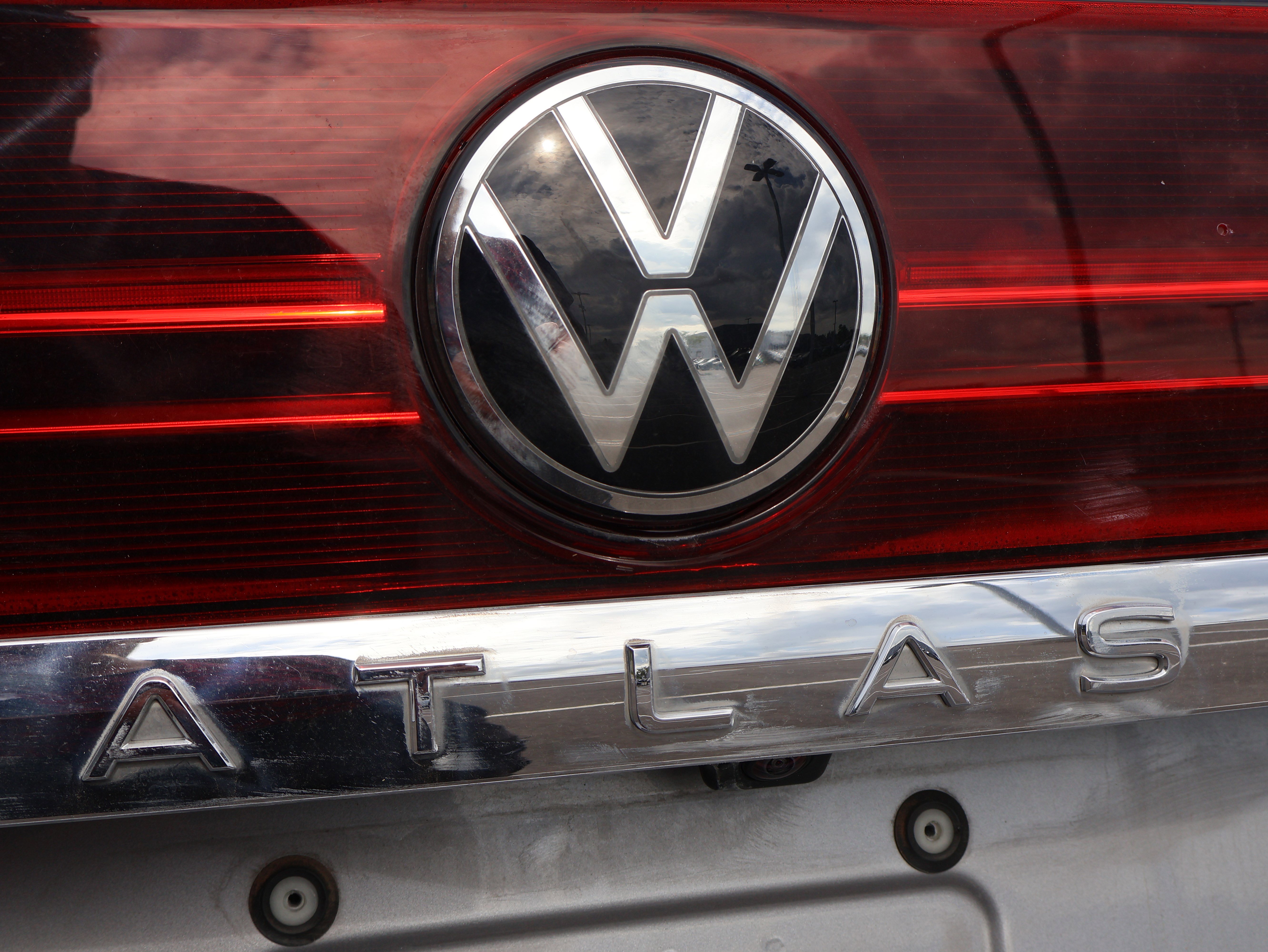 Used 2024 Volkswagen Atlas SE image 28