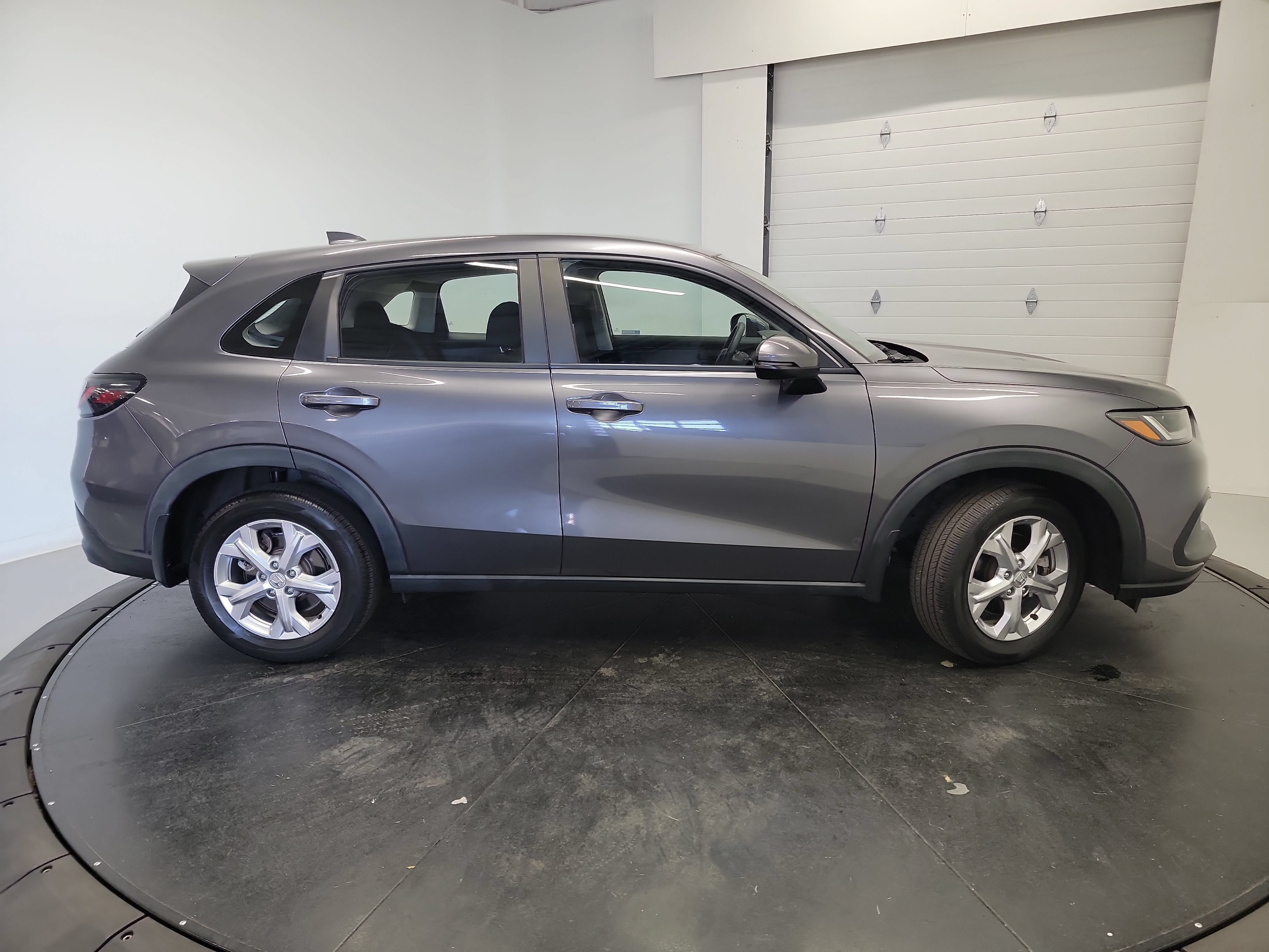 Used 2023 Honda HR-V LX image 11