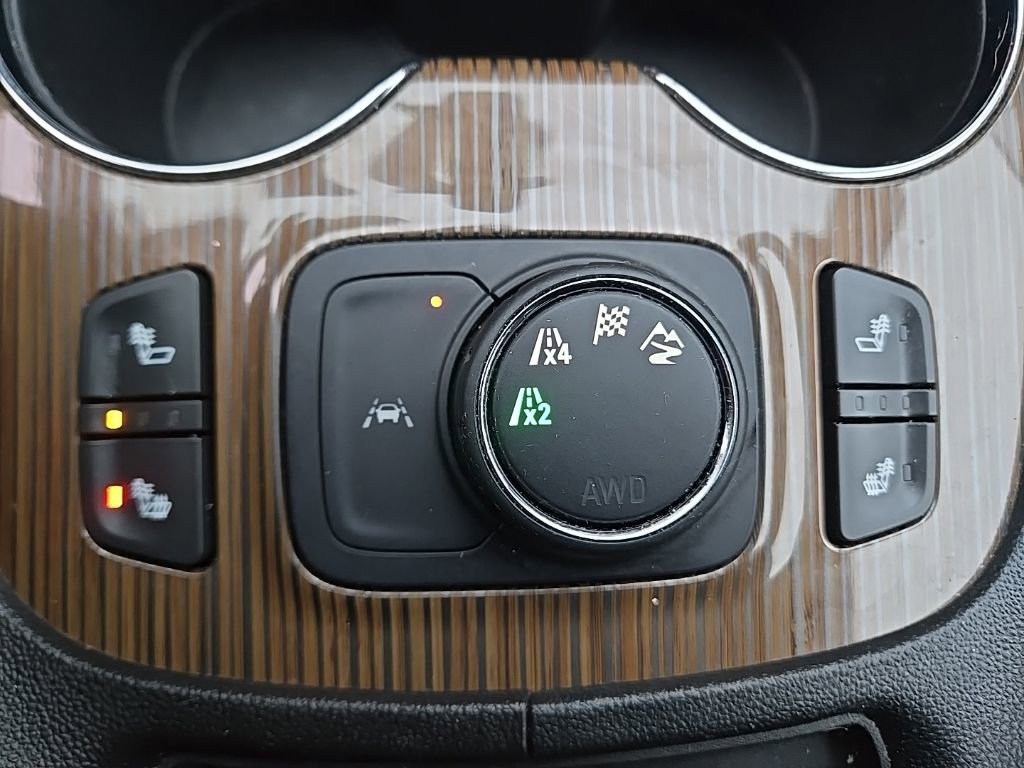 Used 2023 GMC Acadia SLE w/ Driver Convenience Package image 27