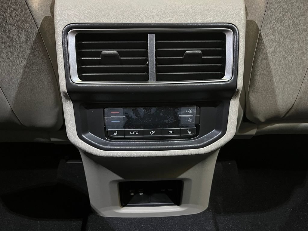 New 2026 Volkswagen Atlas SEL Premium R-Line AWD/4WD image 11
