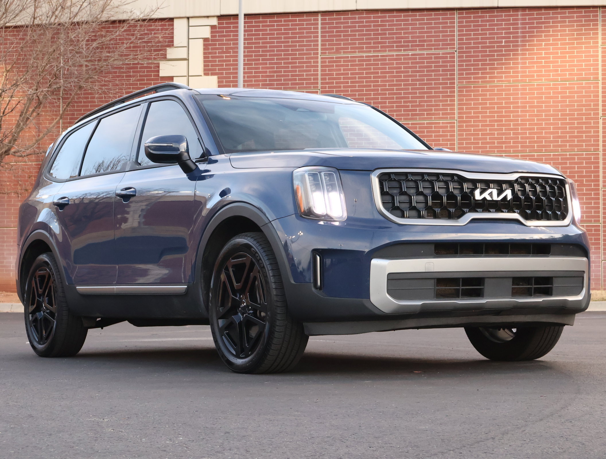 Used 2023 Kia Telluride EX X-Line image 1
