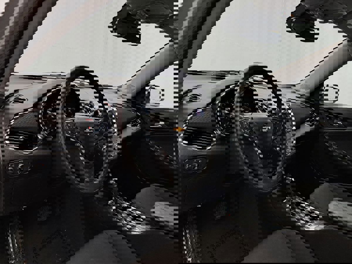 Used 2019 Chevrolet Malibu LT w/ Driver Confidence Package II image 8