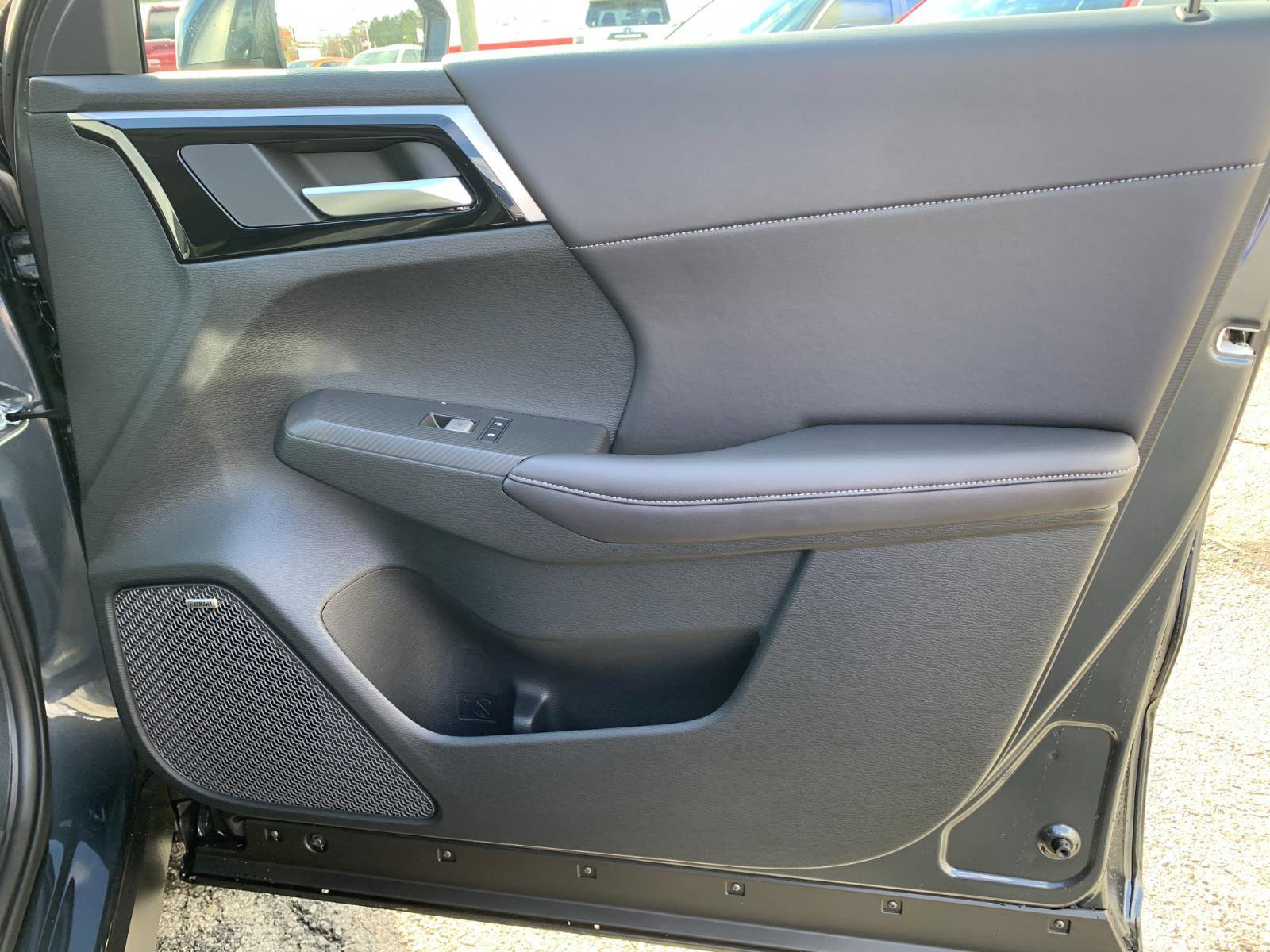 New 2025 Mitsubishi Outlander SE image 24