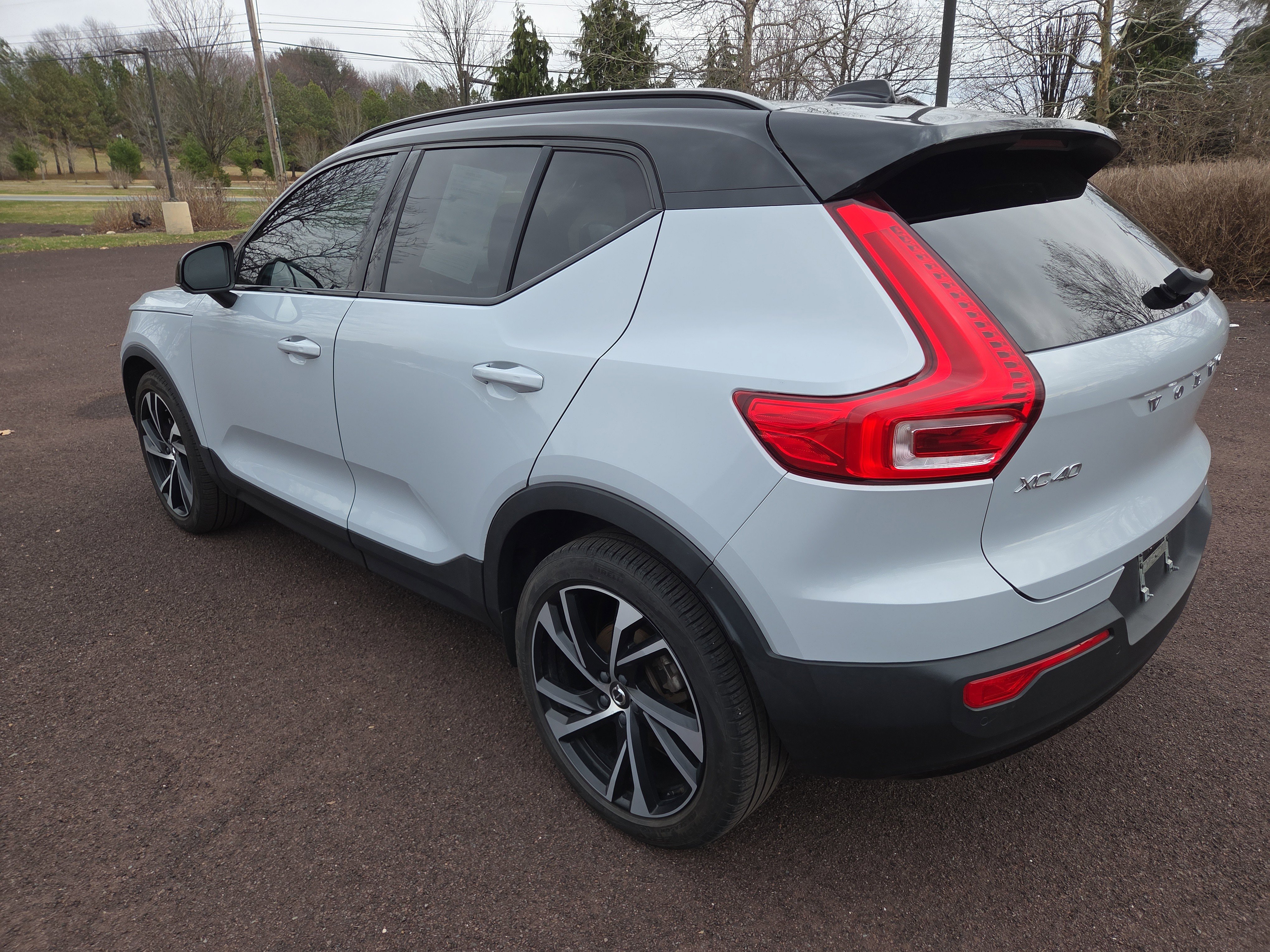 Used 2021 Volvo XC40 T5 R-Design w/ Climate Package image 5