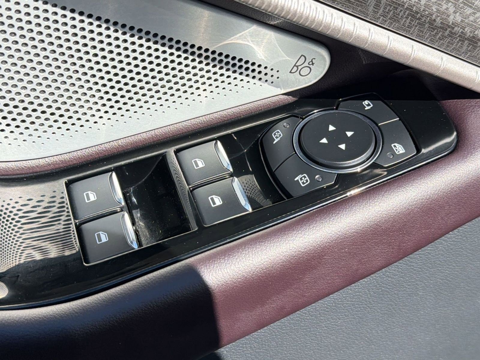 Used 2025 Ford Explorer Platinum w/ LUX Leather Package image 19