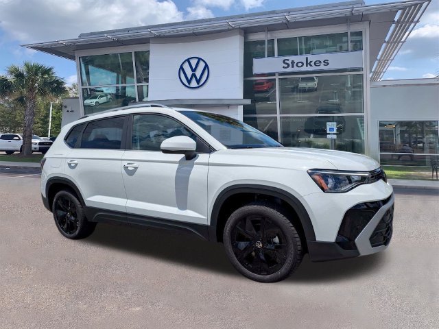 New 2026 Volkswagen Taos SE FWD image 2