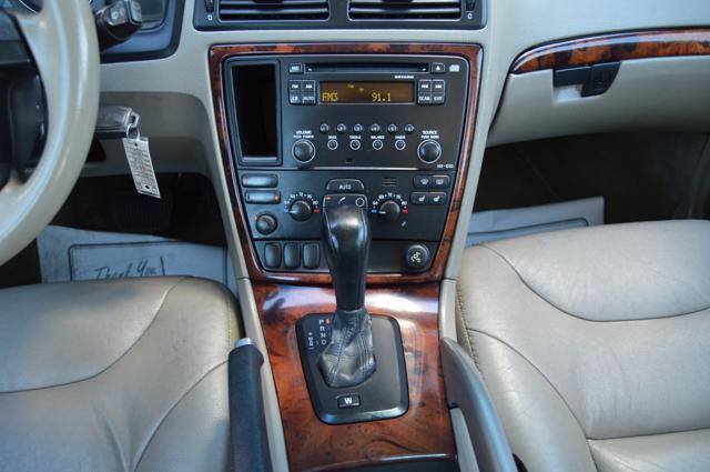 Used 2005 Volvo XC70 AWD/4WD image 22