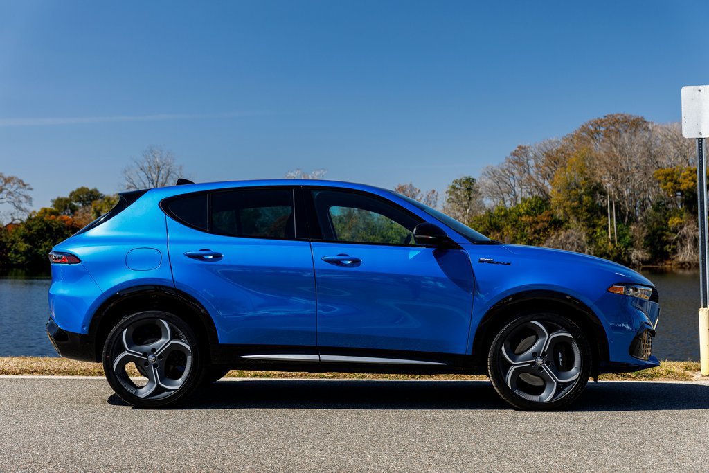 New 2026 Alfa Romeo Tonale w/ Active Assist Package AWD/4WD image 2